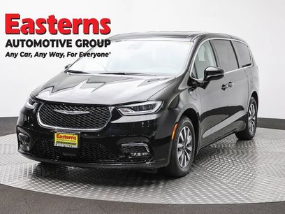 Used 2024 Chrysler Pacifica Limited