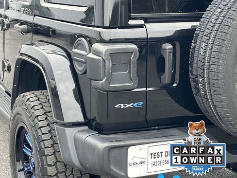 Used 2022 Jeep Wrangler Unlimited Sahara image 5