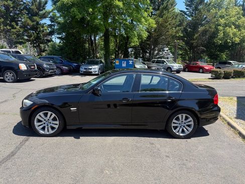 Used 2011 BMW 335i xDrive Sedan AWD/4WD image 3