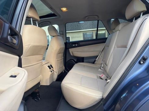 Used 2016 Subaru Outback 2.5i Limited AWD/4WD image 20