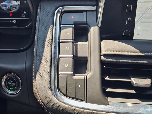Used 2024 GMC Yukon AT4 w/ AT4 Premium Package AWD/4WD image 38