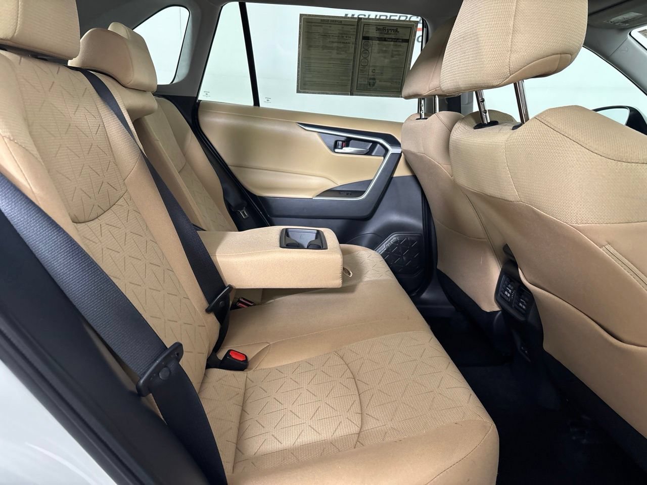 Used 2025 Toyota RAV4 XLE w/ Convenience Package FWD image 28