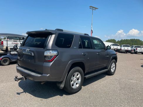 Used 2020 Toyota 4Runner SR5 AWD/4WD image 6
