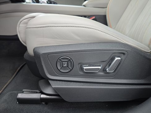 Used 2023 Audi e-tron Chronos w/ Chronos Package image 57