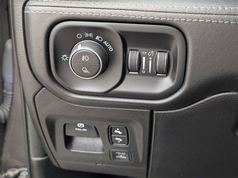 Used 2020 RAM 1500 Limited image 15