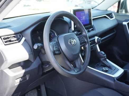 Used 2024 Toyota RAV4 LE AWD/4WD image 19