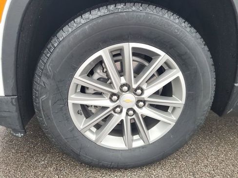 Used 2023 Chevrolet Traverse LT image 17