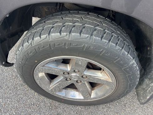 Used 2014 RAM 1500 Express image 8