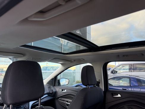 Used 2018 Ford Escape SE w/ SE Sync 3 Package image 9