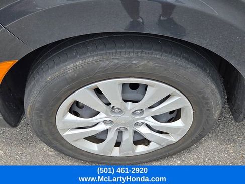 Used 2023 Kia Soul LX FWD image 8