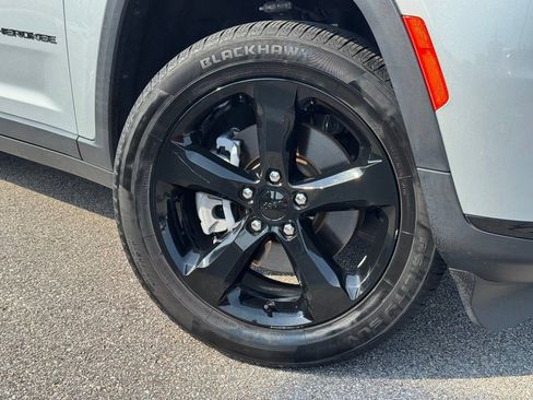 Used 2023 Jeep Grand Cherokee L Laredo RWD image 5