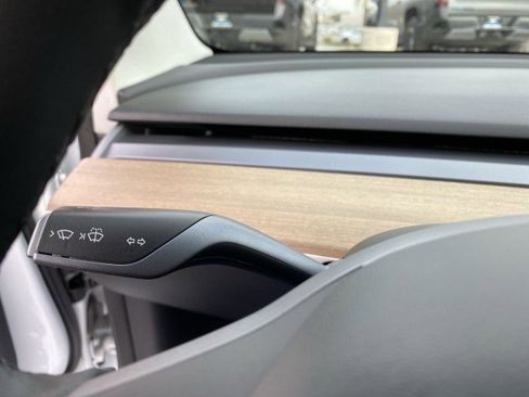 Used 2019 Tesla Model 3 Standard Range Plus image 16