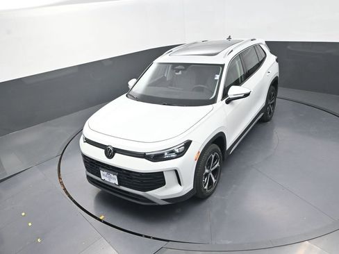 New 2026 Volkswagen Tiguan SE AWD/4WD image 15