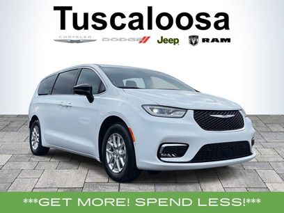 New 2026 Chrysler Pacifica Select