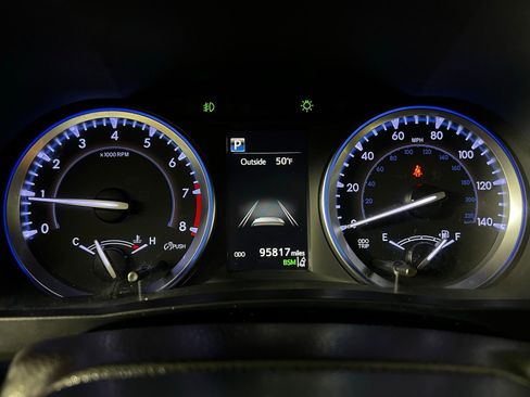 Used 2018 Toyota Highlander XLE image 17