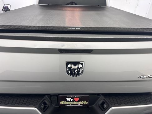 Used 2019 RAM 1500 Express image 24
