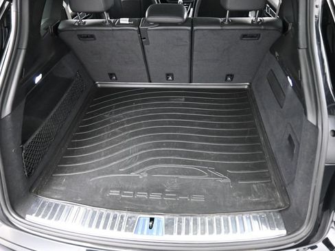 Certified 2023 Porsche Cayenne Platinum Edition AWD/4WD image 32