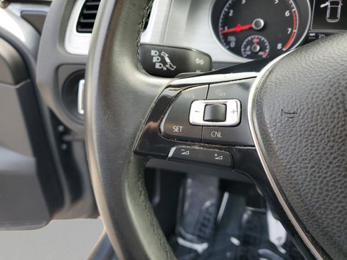 Used 2016 Volkswagen Golf S image 26