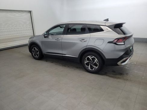 Used 2023 Kia Sportage LX image 3