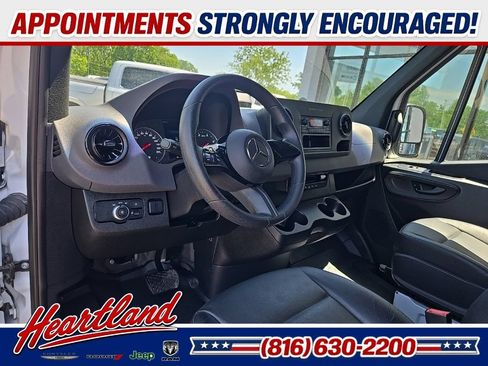 Used 2025 Mercedes-Benz Sprinter 2500 image 34