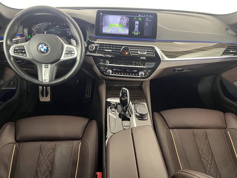 Used 2021 BMW 540i xDrive w/ M Sport Package image 10