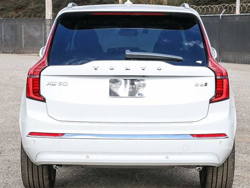 New 2025 Volvo XC90 B6 Core w/ Protection Package Premier image 7