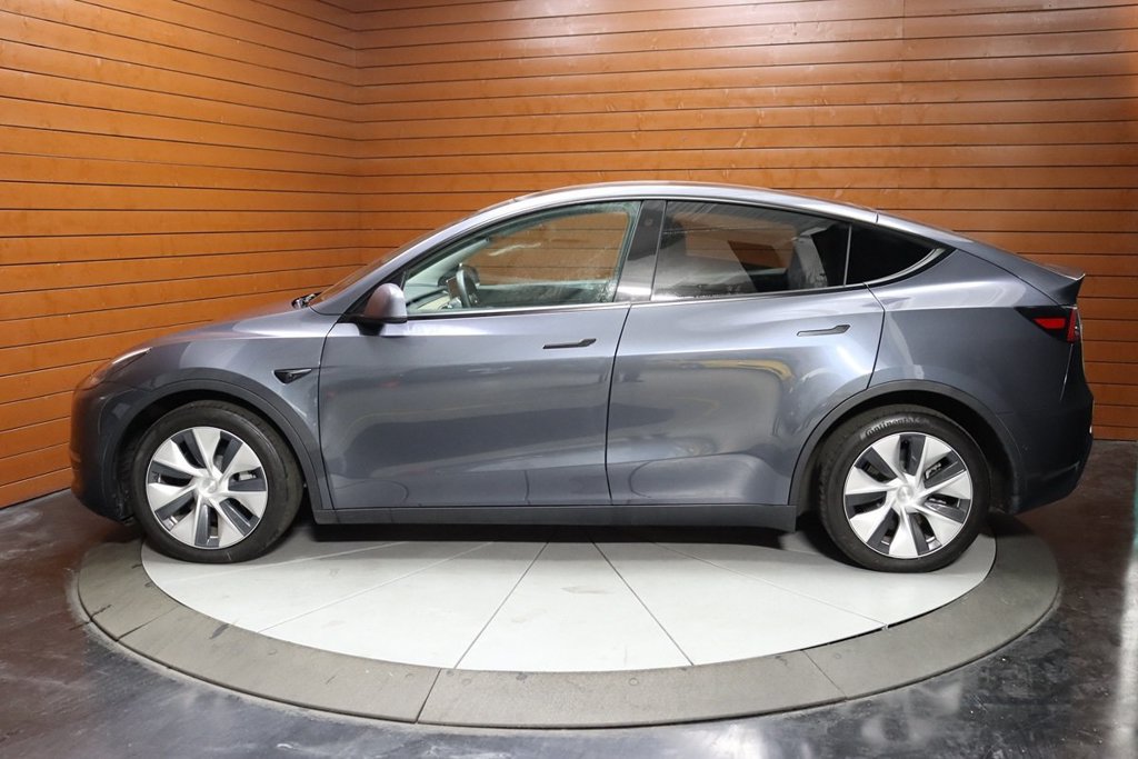 Used 2023 Tesla Model Y Long Range AWD/4WD image 7