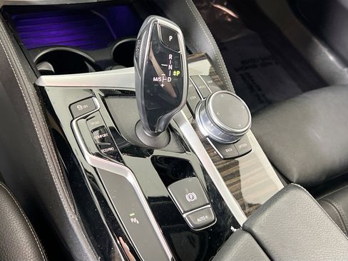 Used 2018 BMW 530i xDrive image 17