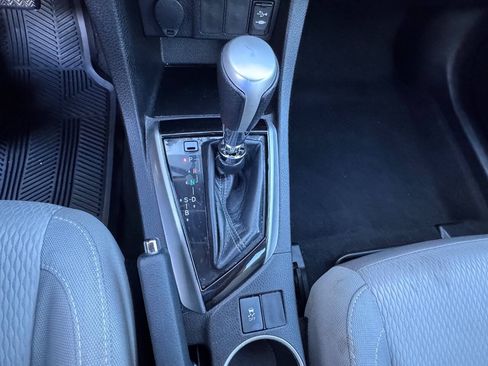 Used 2015 Toyota Corolla LE FWD image 19