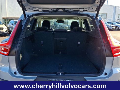 Certified 2025 Volvo XC40 B5 Plus image 31