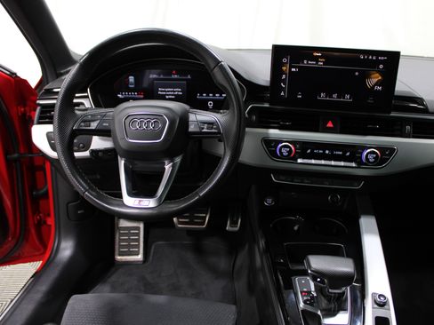 Used 2022 Audi A4 2.0T Premium Plus w/ Premium Plus Package image 2