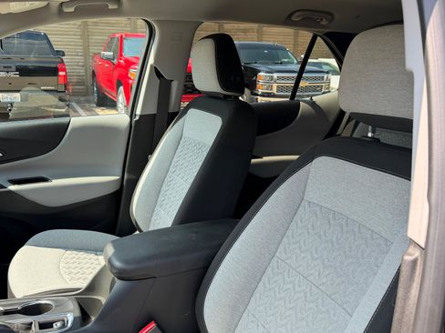 Used 2023 Chevrolet Equinox LS w/ LS Convenience Package FWD image 17