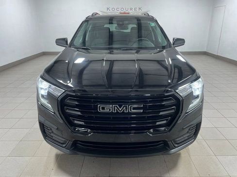 Used 2023 GMC Terrain SLE w/ Driver Convenience Package AWD/4WD image 2