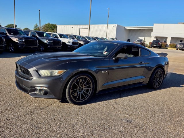Used 2015 Ford Mustang GT RWD image 3