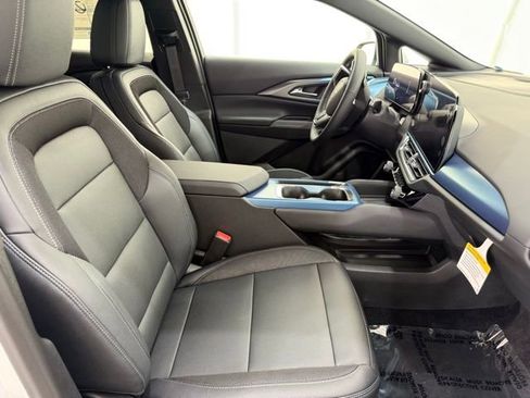 New 2026 Chevrolet Equinox EV LT image 19