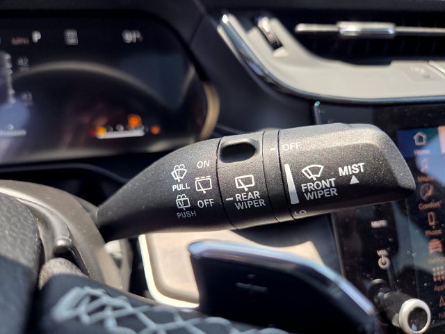 New 2026 Jeep Grand Cherokee Limited w/ Luxury Tech Group II RWD image 30