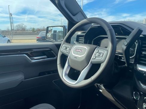 New 2026 GMC Sierra 1500 SLE w/ X31 Off-Road Package AWD/4WD image 31