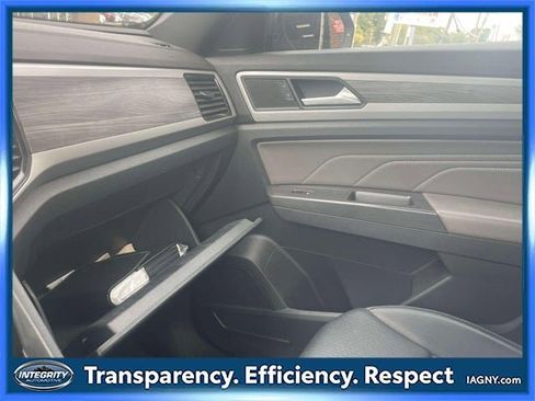 Used 2022 Volkswagen Atlas Cross Sport SE image 33