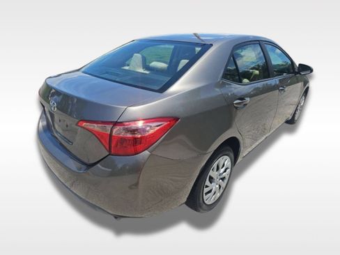 Used 2019 Toyota Corolla LE FWD image 4