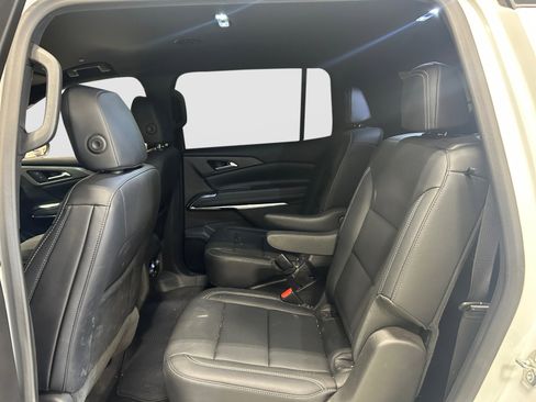 Used 2025 Chevrolet Traverse LT w/ Midnight/Sport Edition FWD image 21