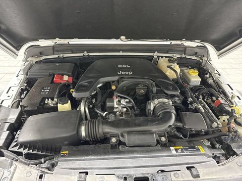 Used 2021 Jeep Wrangler Unlimited Sport AWD/4WD image 31