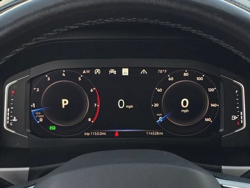 Used 2020 Volkswagen Atlas Cross Sport SEL Premium AWD/4WD image 25