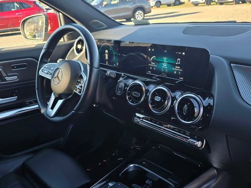 Used 2021 Mercedes-Benz GLA 250 4MATIC image 10