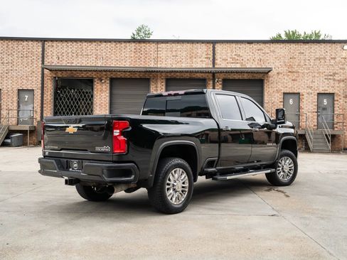 Used 2022 Chevrolet Silverado 2500 High Country w/ Safety Package II AWD/4WD image 2