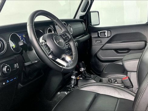 Used 2023 Jeep Wrangler Unlimited Sahara w/ Cold Weather Group AWD/4WD image 13