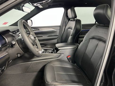 Used 2023 Jeep Grand Cherokee L Overland w/ Trailer Tow Group (B) image 24