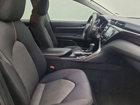 Used 2018 Toyota Camry LE image 21