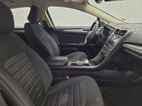 Used 2020 Ford Fusion SE image 21