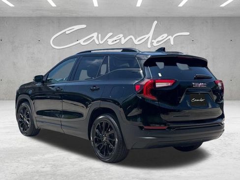 Used 2024 GMC Terrain SLT w/ Infotainment Package II FWD image 17