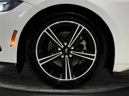Used 2025 Ford Mustang Premium RWD image 31